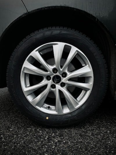 Pression pneumatique Yamaha MT 09 : Techniques de vérification et d'ajustement